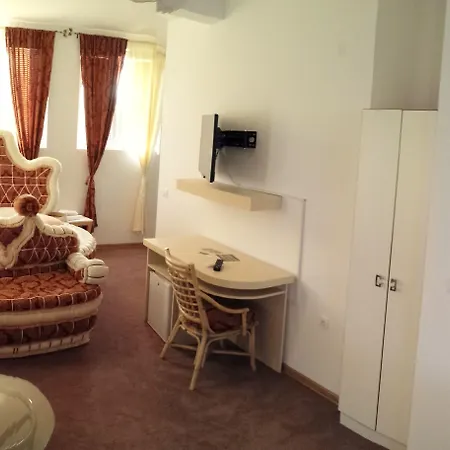 Hotel Bali Colosseum 4*