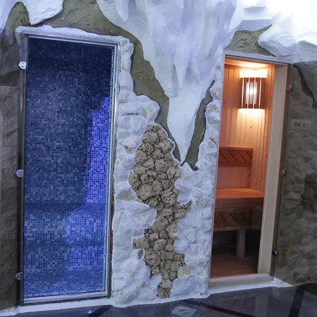 Bali Colosseum Hotel 4*