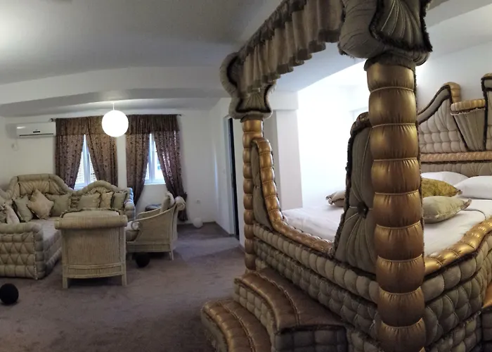 Bali Colosseum Hotel 4*