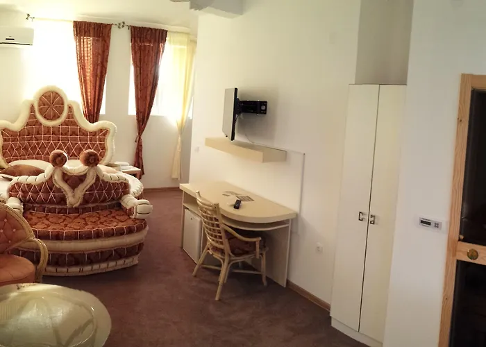 Hotel Bali Colosseum 4*