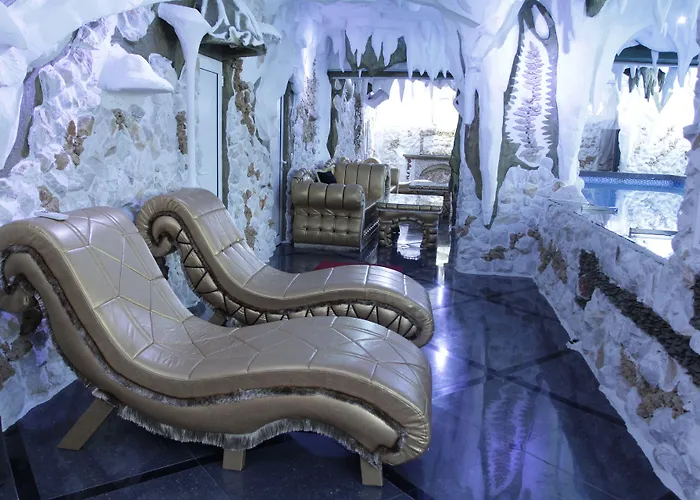 Hotel Bali Colosseum 4*